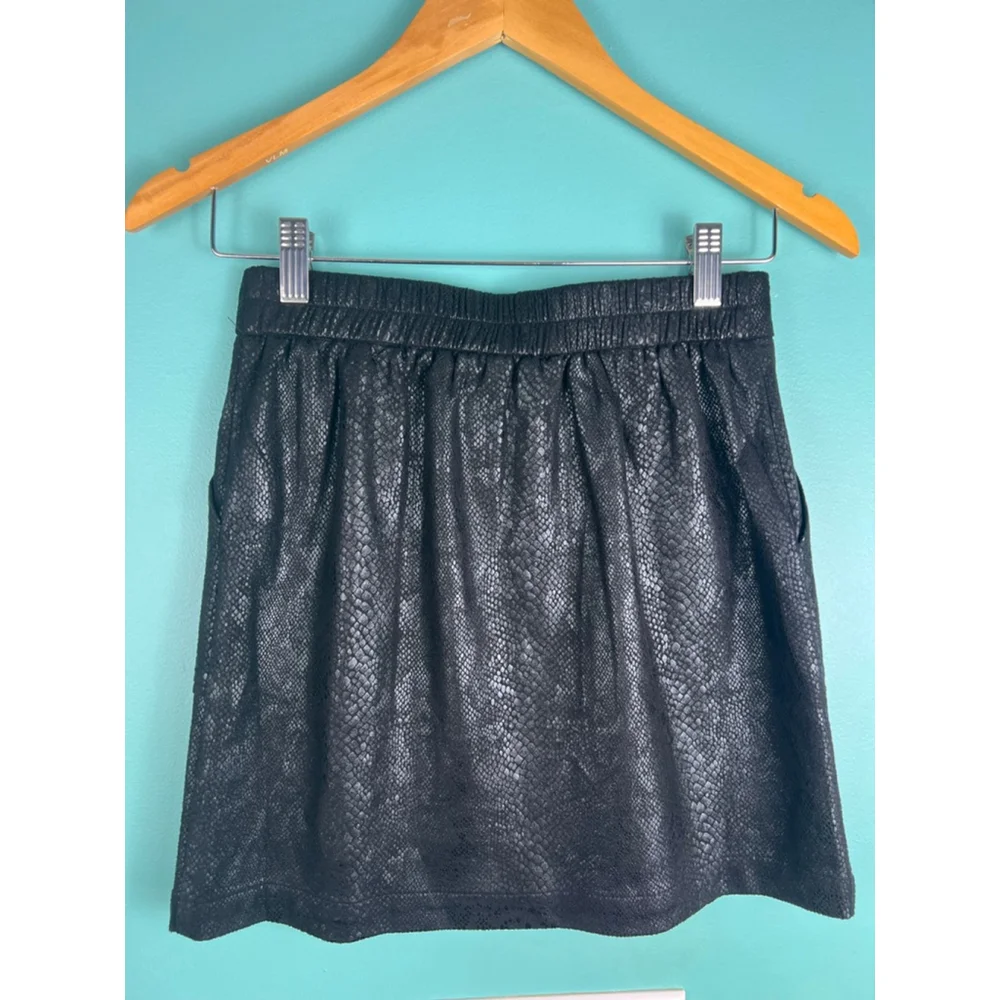 Women's Skies Are Blue Black Snakeskin Faux Leather Mini Skirt XS